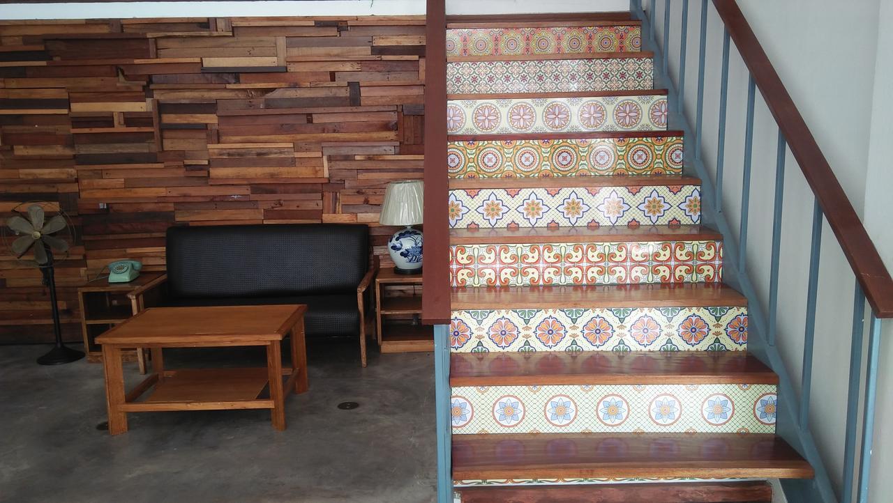 Siri Krabi Hostel Exterior photo